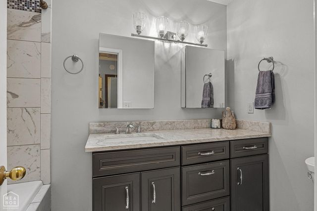826 E Lakeshore Cove E, Jonesboro, AR 72401