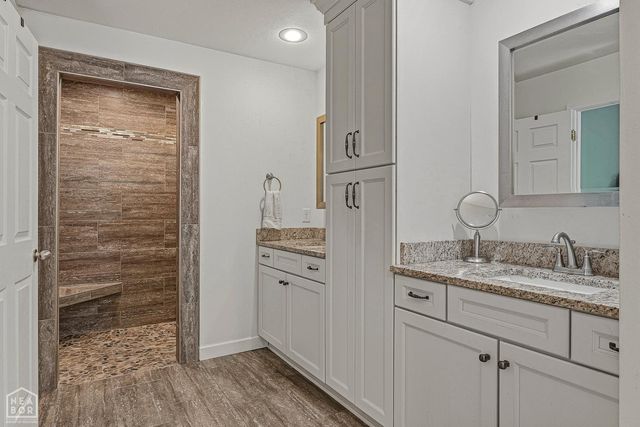 826 E Lakeshore Cove E, Jonesboro, AR 72401