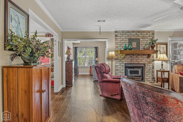 826 E Lakeshore Cove E, Jonesboro, AR 72401