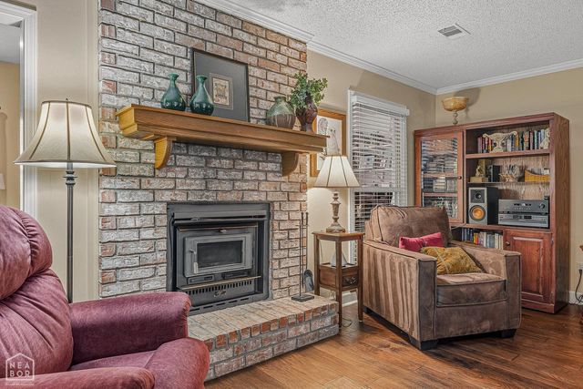 826 E Lakeshore Cove E, Jonesboro, AR 72401