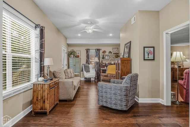 826 E Lakeshore Cove E, Jonesboro, AR 72401