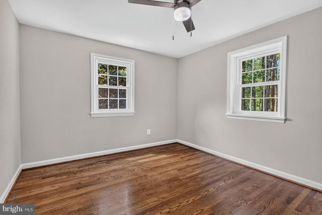 6536 OAKWOOD DR, Falls Church, VA 22041
