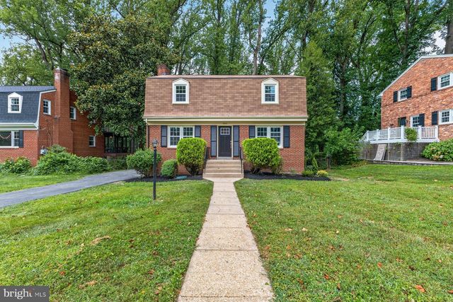 6536 OAKWOOD DR, Falls Church, VA 22041