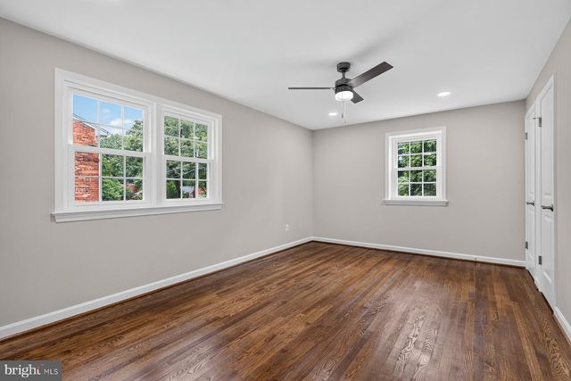 6536 OAKWOOD DR, Falls Church, VA 22041