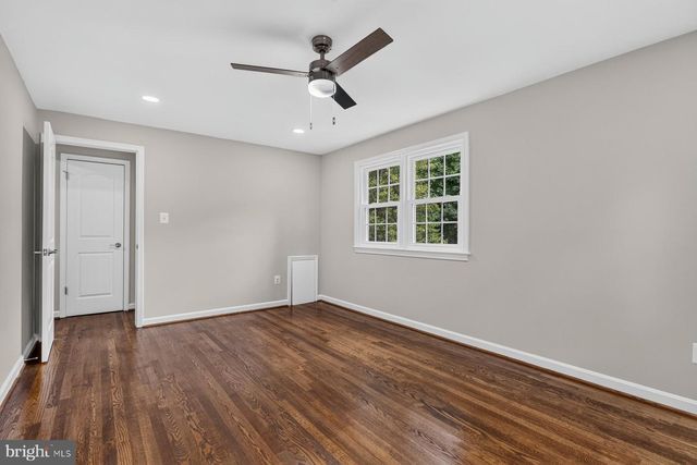 6536 OAKWOOD DR, Falls Church, VA 22041