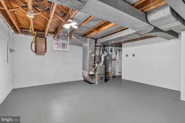 6536 OAKWOOD DR, Falls Church, VA 22041