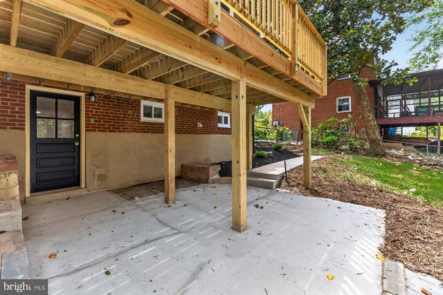 6536 OAKWOOD DR, Falls Church, VA 22041