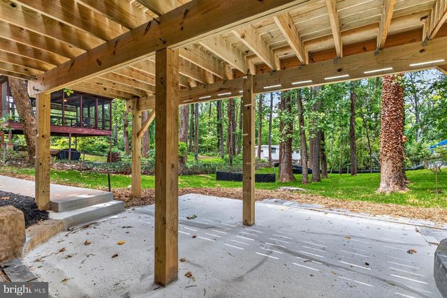 6536 OAKWOOD DR, Falls Church, VA 22041