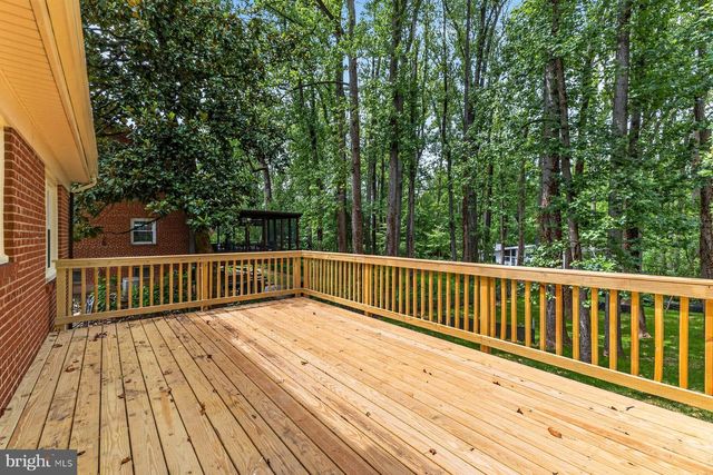6536 OAKWOOD DR, Falls Church, VA 22041