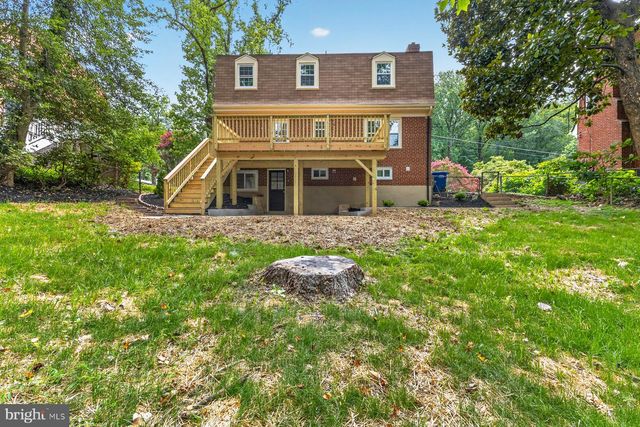 6536 OAKWOOD DR, Falls Church, VA 22041