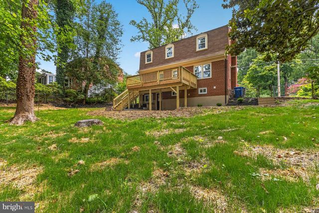 6536 OAKWOOD DR, Falls Church, VA 22041