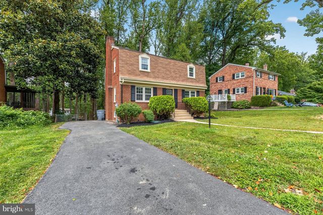 6536 OAKWOOD DR, Falls Church, VA 22041