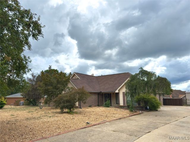 205 Summer Court, Prattville, AL 36066