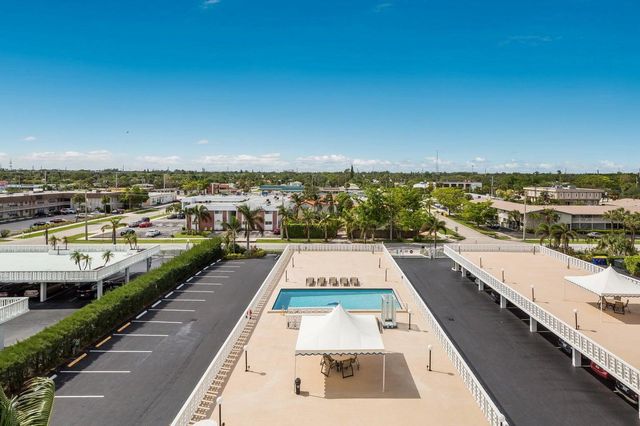 401 Lake Shore Drive 406, Lake Park, FL 33403