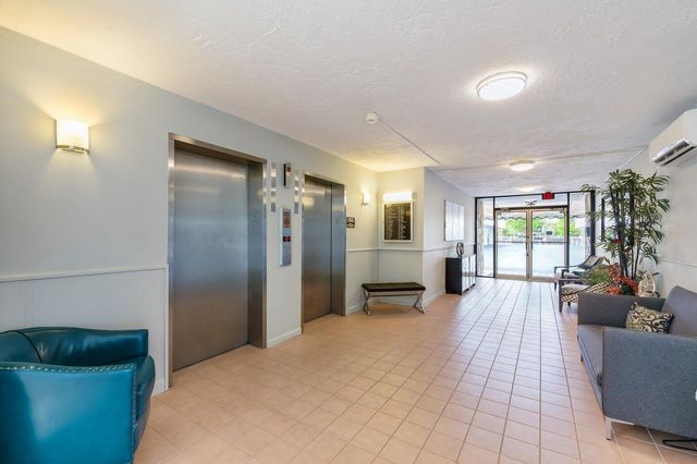 401 Lake Shore Drive 406, Lake Park, FL 33403