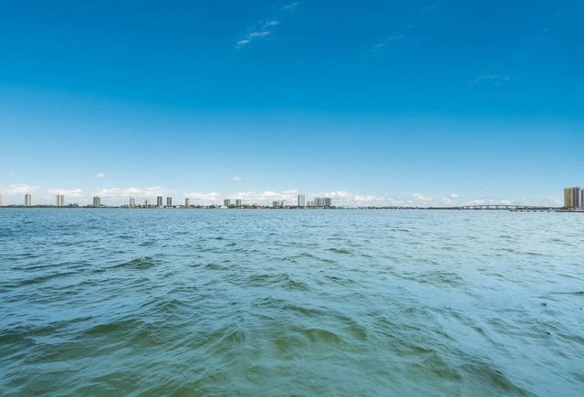 401 Lake Shore Drive 406, Lake Park, FL 33403