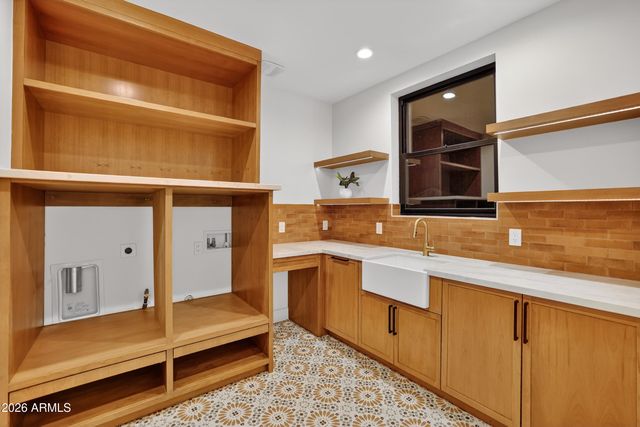 4434 E Mitchell Drive, Phoenix, AZ 85018