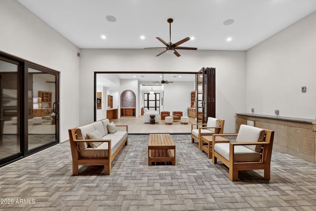 4434 E Mitchell Drive, Phoenix, AZ 85018