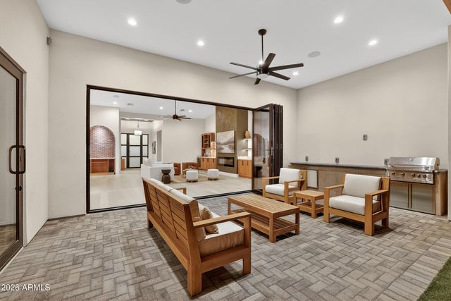 4434 E Mitchell Drive, Phoenix, AZ 85018