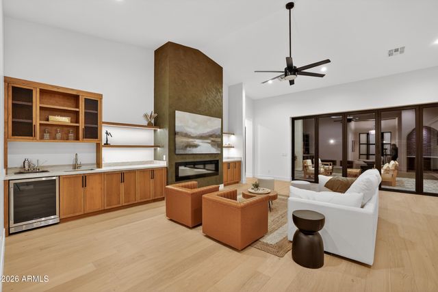 4434 E Mitchell Drive, Phoenix, AZ 85018