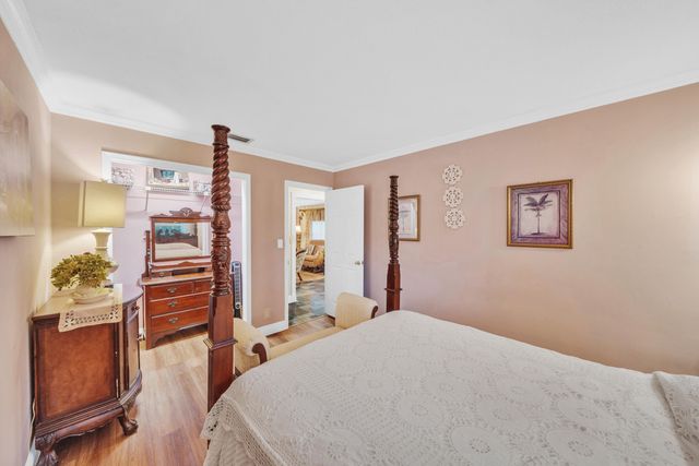 1900 SW 87th Avenue, North Lauderdale, FL 33068