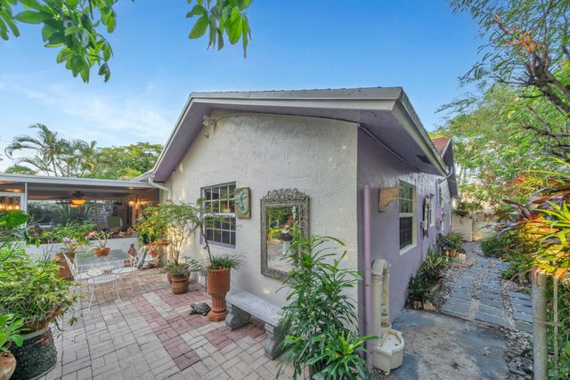1900 SW 87th Avenue, North Lauderdale, FL 33068