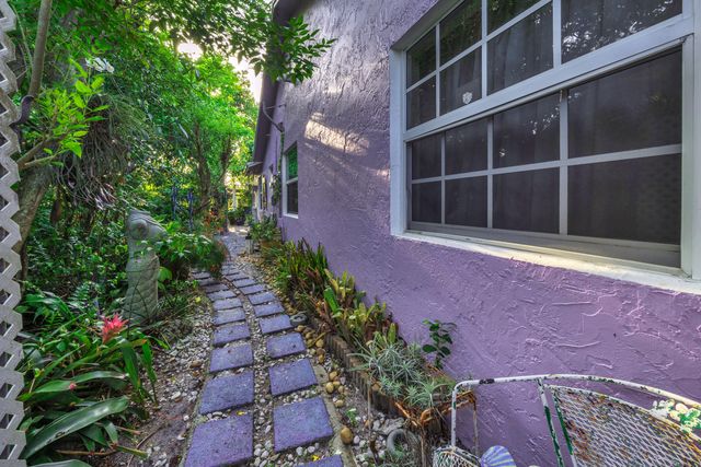 1900 SW 87th Avenue, North Lauderdale, FL 33068