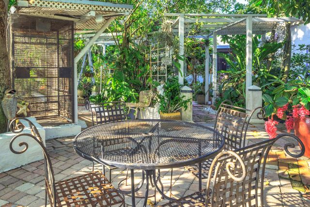 1900 SW 87th Avenue, North Lauderdale, FL 33068