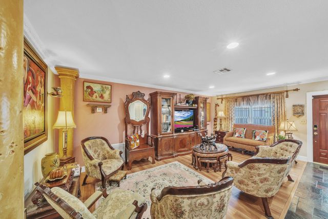 1900 SW 87th Avenue, North Lauderdale, FL 33068