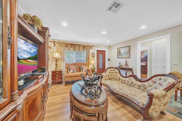 1900 SW 87th Avenue, North Lauderdale, FL 33068