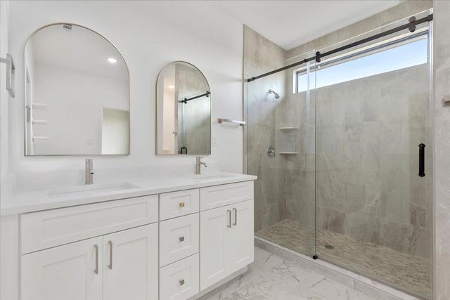 151 Bianca CIR, Del Valle, TX 78617