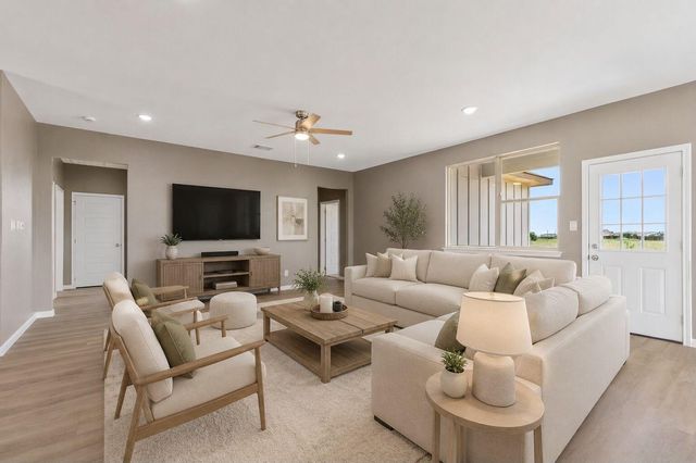 151 Bianca CIR, Del Valle, TX 78617