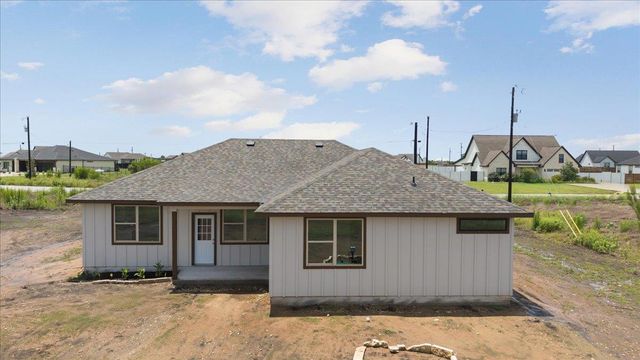 151 Bianca CIR, Del Valle, TX 78617