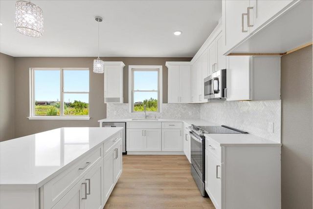 151 Bianca CIR, Del Valle, TX 78617