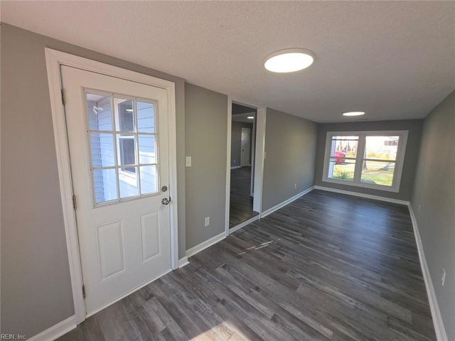 2213 Springdale RD, Chesapeake, VA 23323