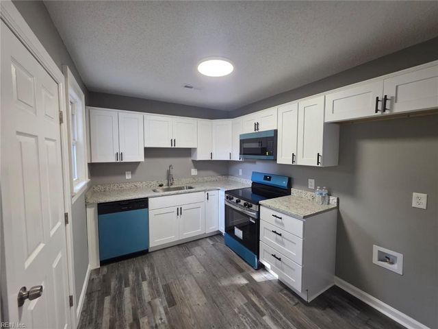 2213 Springdale RD, Chesapeake, VA 23323