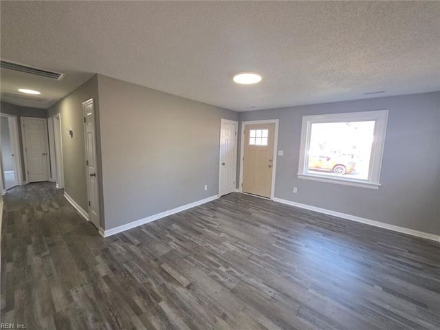 2213 Springdale RD, Chesapeake, VA 23323