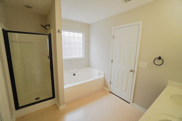 1025 Gannett Rd, Hendersonville, TN 37075