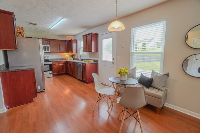 1025 Gannett Rd, Hendersonville, TN 37075