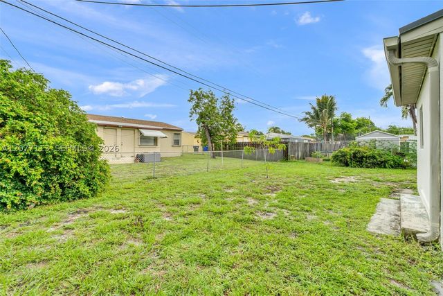 2651 Fletcher Ct, Hollywood, FL 33020