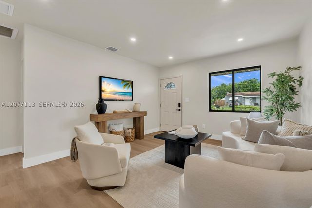 2651 Fletcher Ct, Hollywood, FL 33020