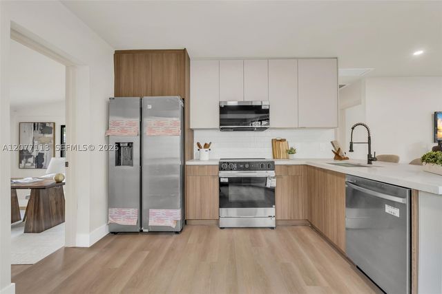 2651 Fletcher Ct, Hollywood, FL 33020