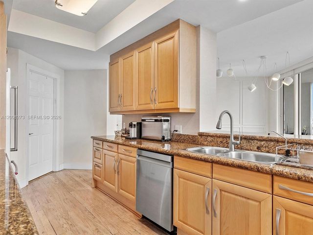 9751 E Bay Harbor Dr 11A, Bay Harbor Islands, FL 33154