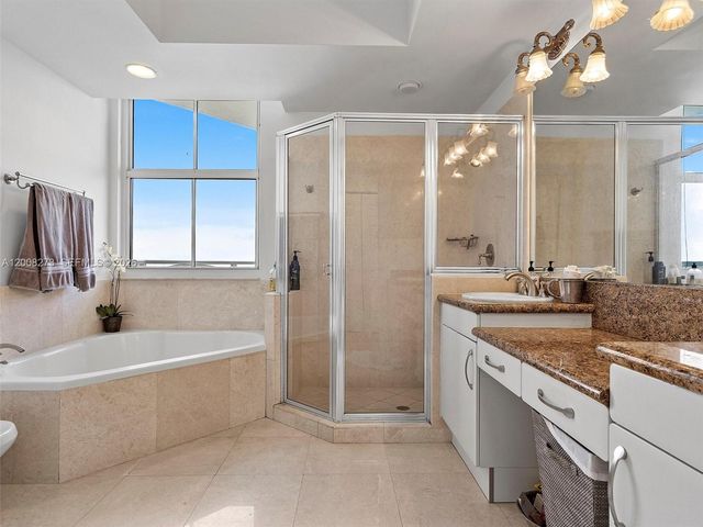 9751 E Bay Harbor Dr 11A, Bay Harbor Islands, FL 33154