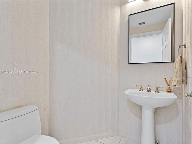 9751 E Bay Harbor Dr 11A, Bay Harbor Islands, FL 33154