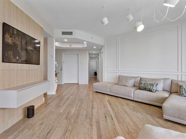 9751 E Bay Harbor Dr 11A, Bay Harbor Islands, FL 33154