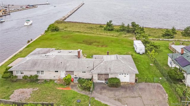 84 Sunset Lane, Patchogue, NY 11772