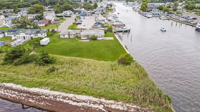 84 Sunset Lane, Patchogue, NY 11772
