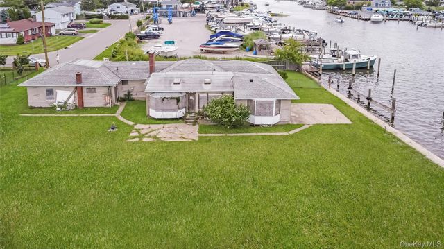 84 Sunset Lane, Patchogue, NY 11772