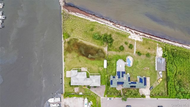 84 Sunset Lane, Patchogue, NY 11772